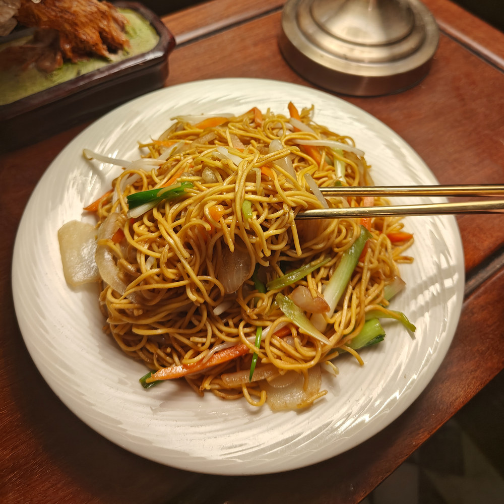 Plain Chow Mein with Bean Sprouts